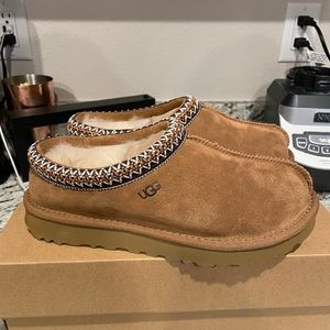 UGG Tasman